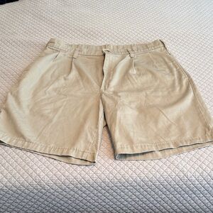Wrangler Men's Tan Flat Front Shorts